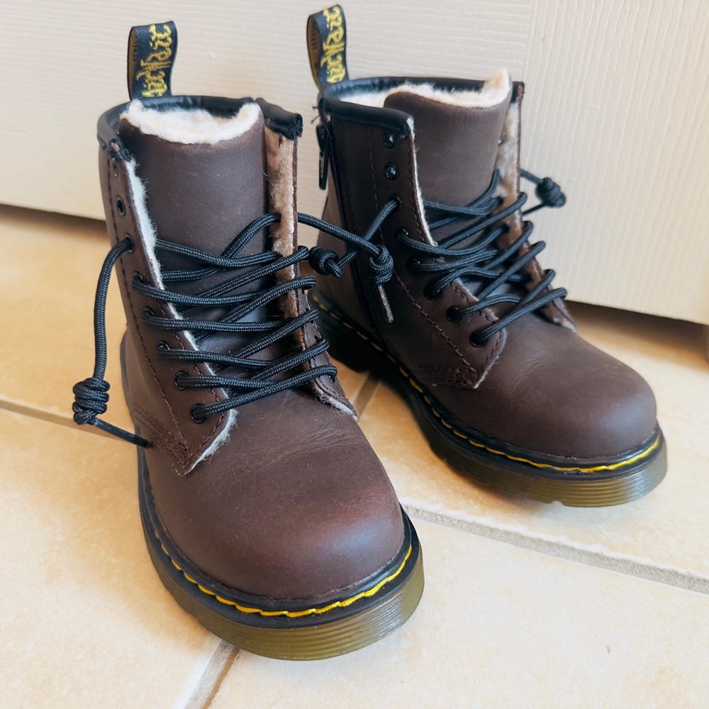 Brand new Dr. Martens lined Serena boots kids size 10